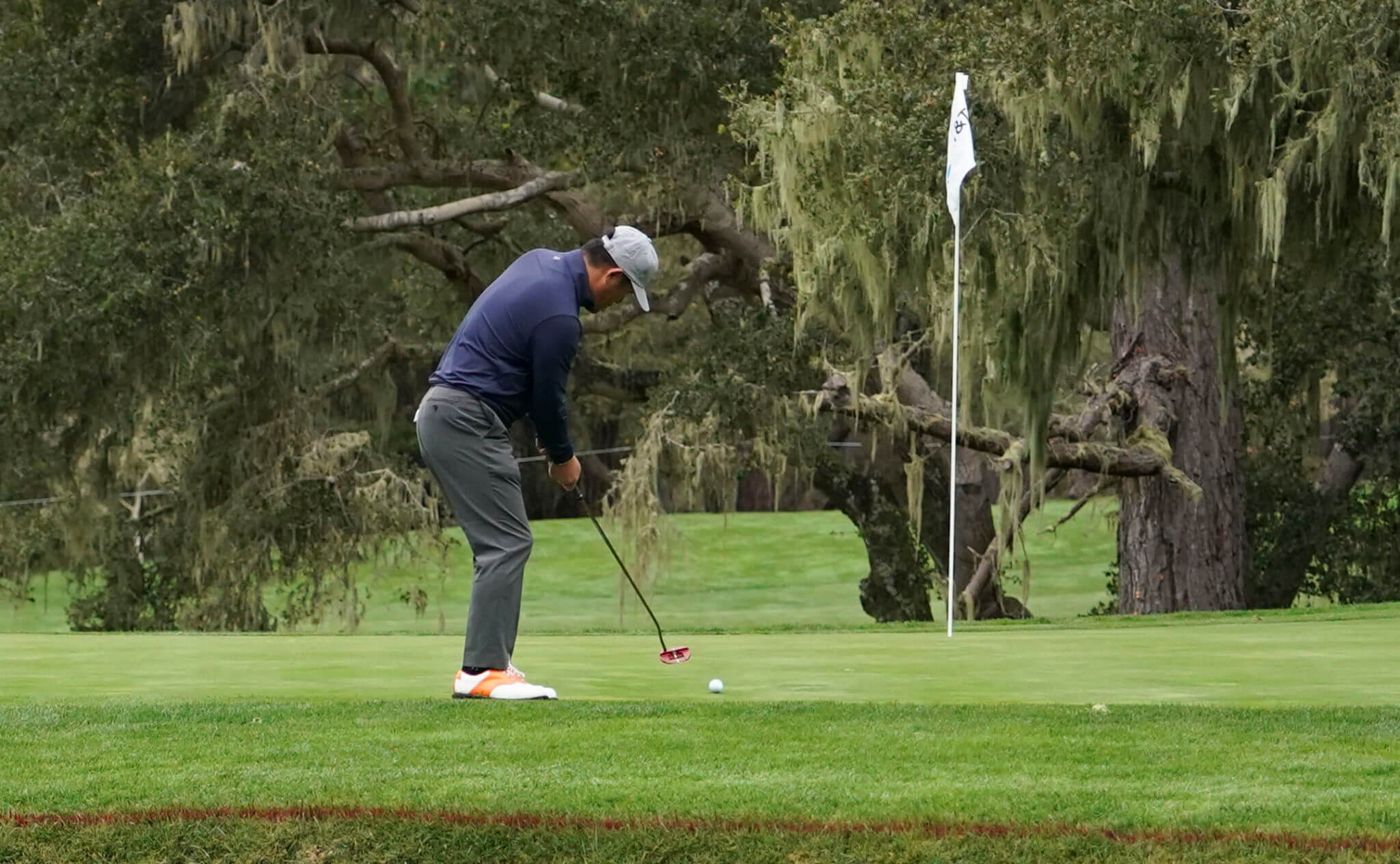 veteran-caddie-explains-why-leaving-flagstick-in-probably-isn-t-an