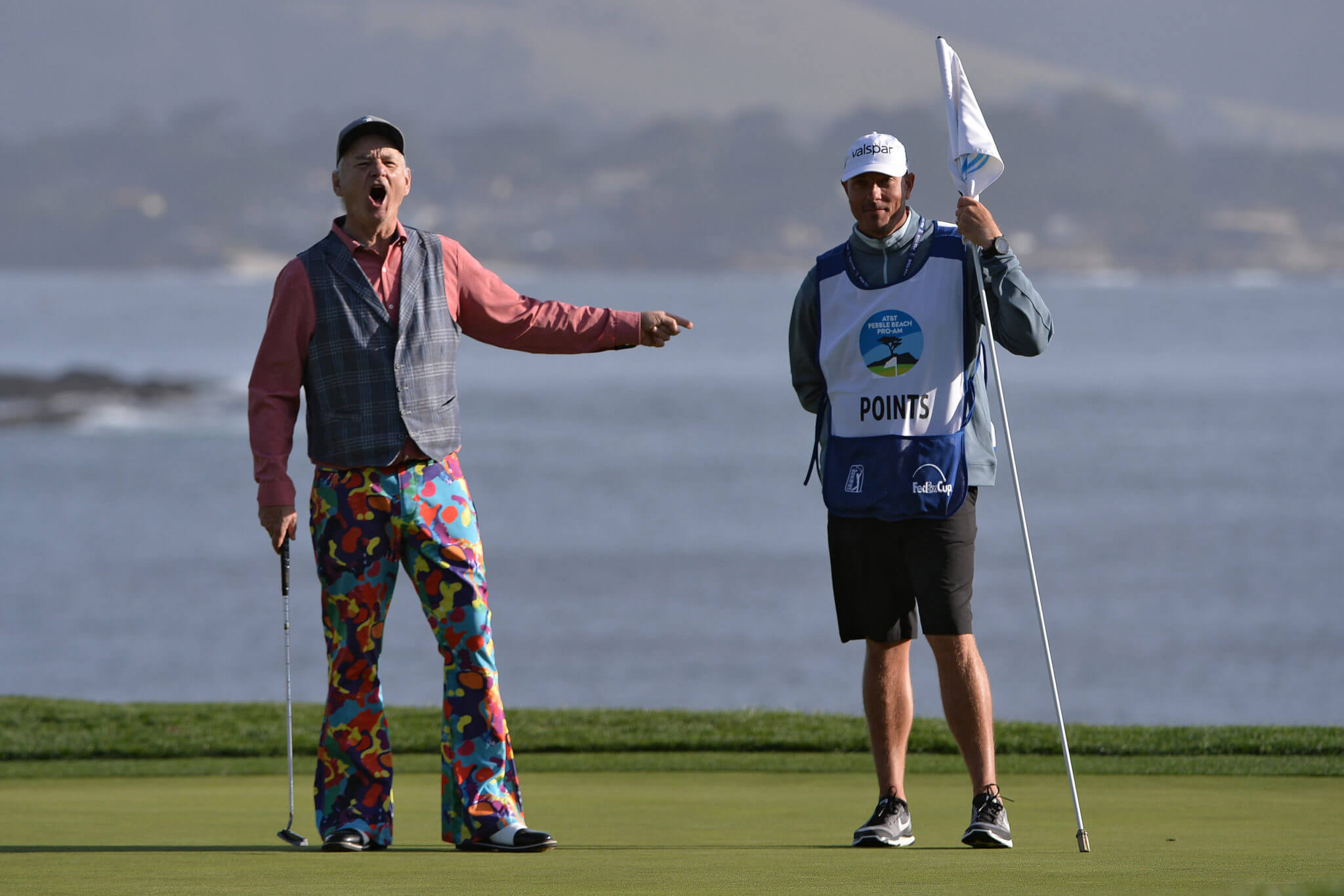 A Good Walk Unsoiled A caddie's guide to the dos and don'ts of a pro